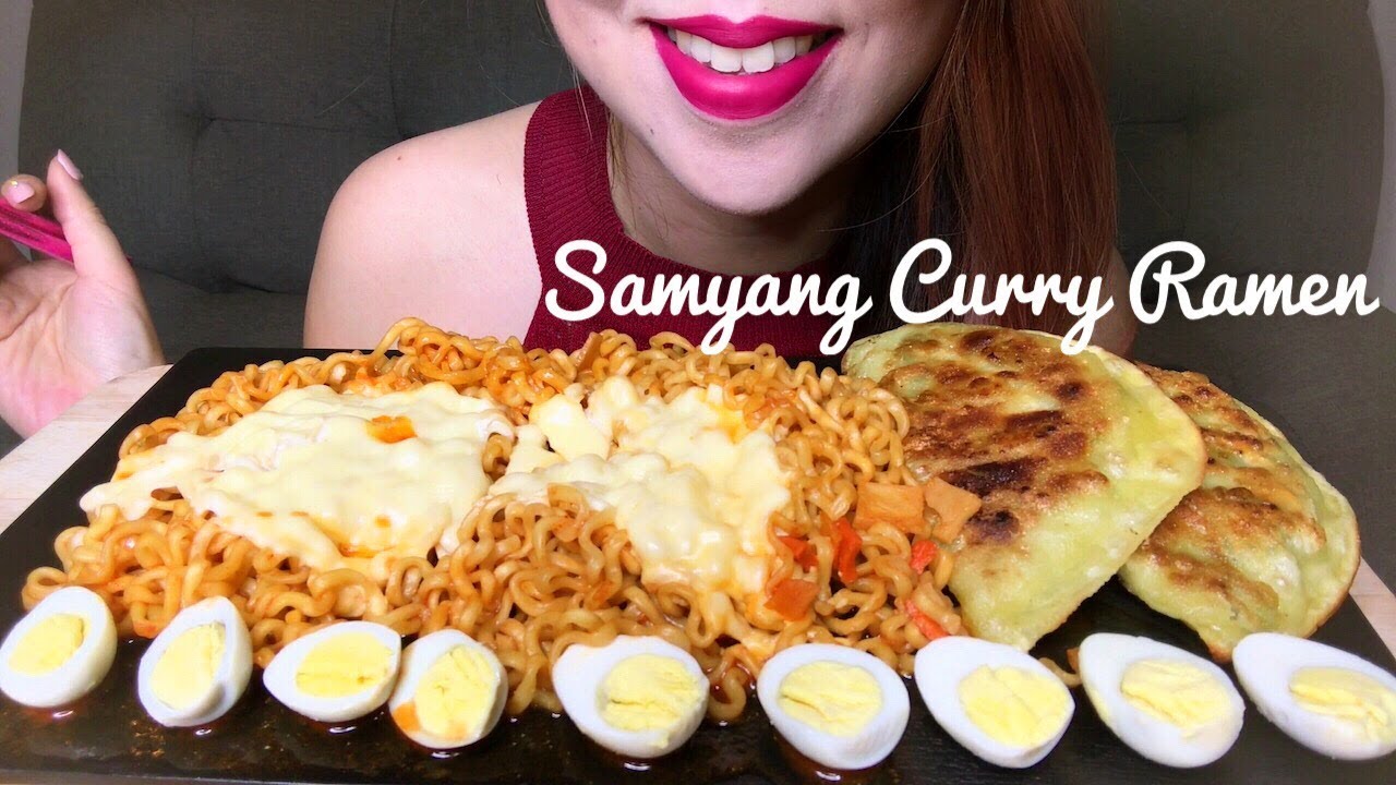 ASMR *BIG BITES*🔥CURRY FIRE NOODLES & GIANT DUMPLINGS 🥟만두 | EATING SOUNDS (No Talking)