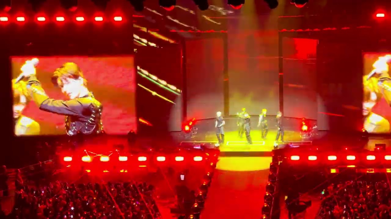 Upside Down Kiss -  TXT | ACT : Tomorrow Tour | Newark Day 2 100225