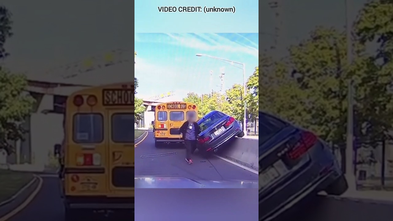 Road Raging Idiot Gets Instant Karma!