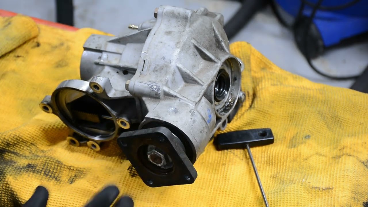 Cfmoto Cforce etuperän asennus (Front differential assembly)