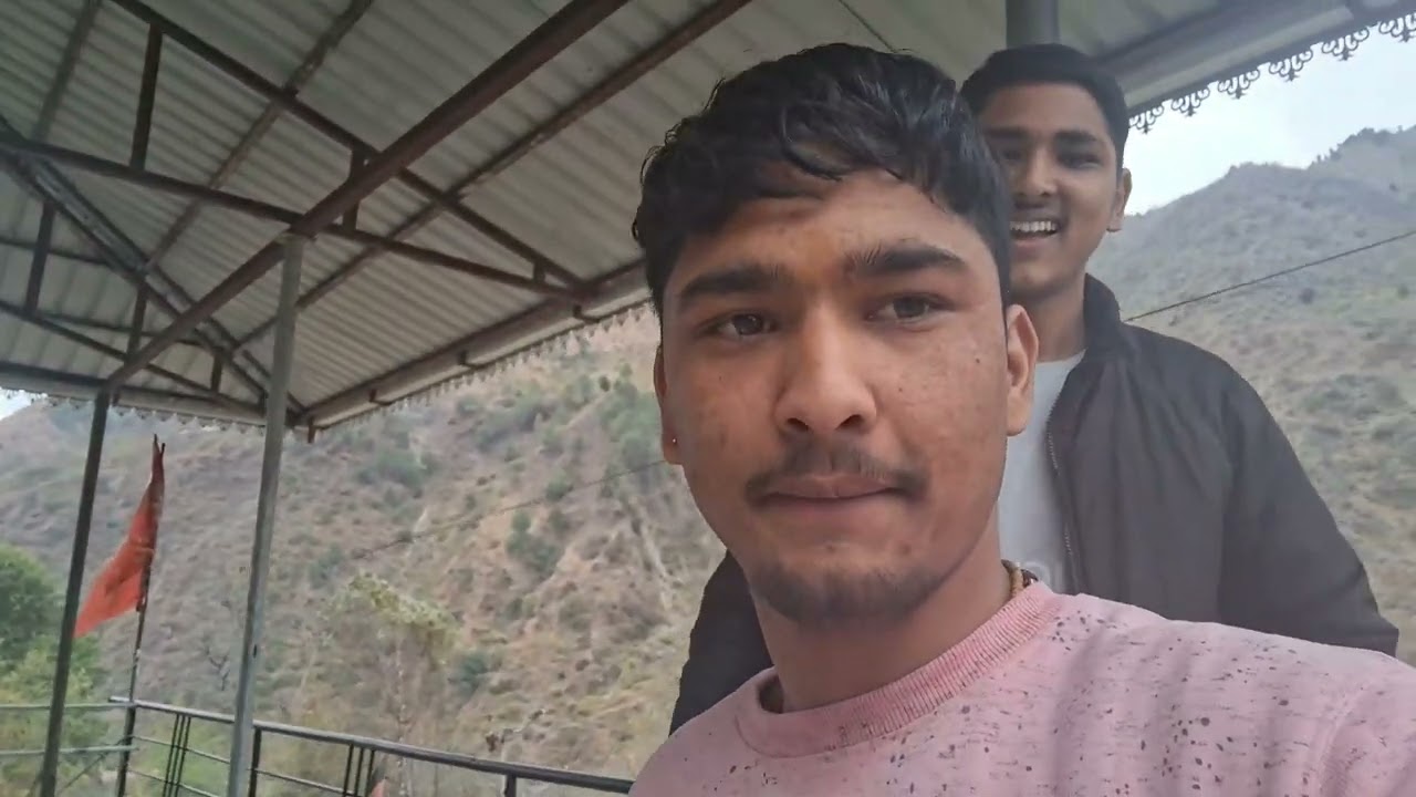 Phir se mausam kharab ho gaya paraf pad sakti ha😍