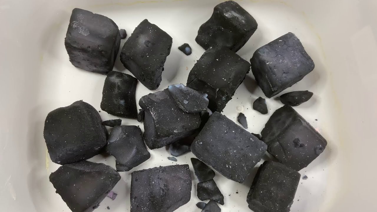 Crispy Charcoal Lumps || Dyed Ader Gym Chalk || Oddly Satisfying || Sleep Aid || ASMR