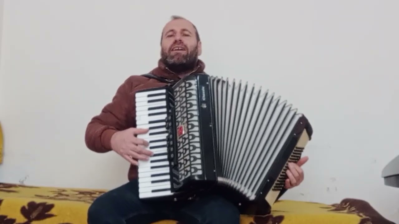 Ilir Meta - Trëndafil me 40 fletë..
