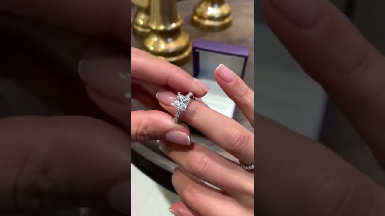 2 Carat Princess/F-Vs1/IGI Certified Lab Grown Diamond Ring
