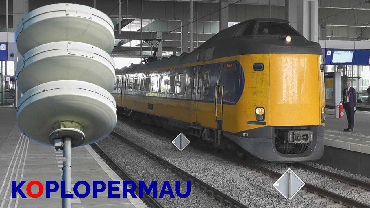 Luchtalarm gaat af tijdens treinspotten...!