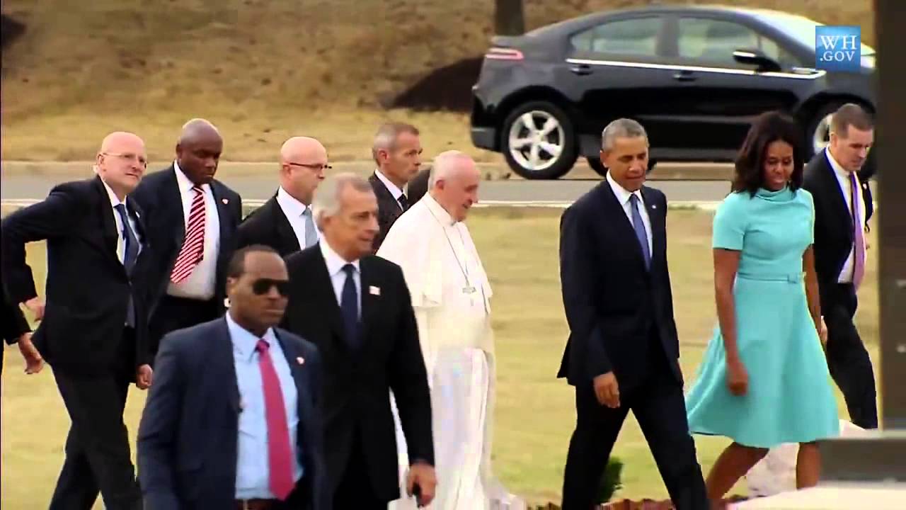 Obama incontra Papa Francesco all'arrivo negli Stati Uniti