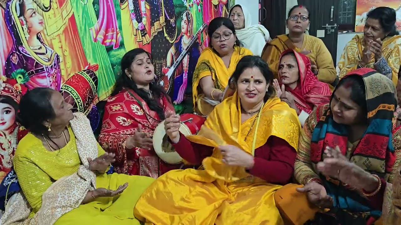 बहुत प्यारा कृष्णा भजन 🙏💯👌कुंजन कुंजन यमुना तट पर ढूंढो रे सांवरिया💫💢#viralvideo 