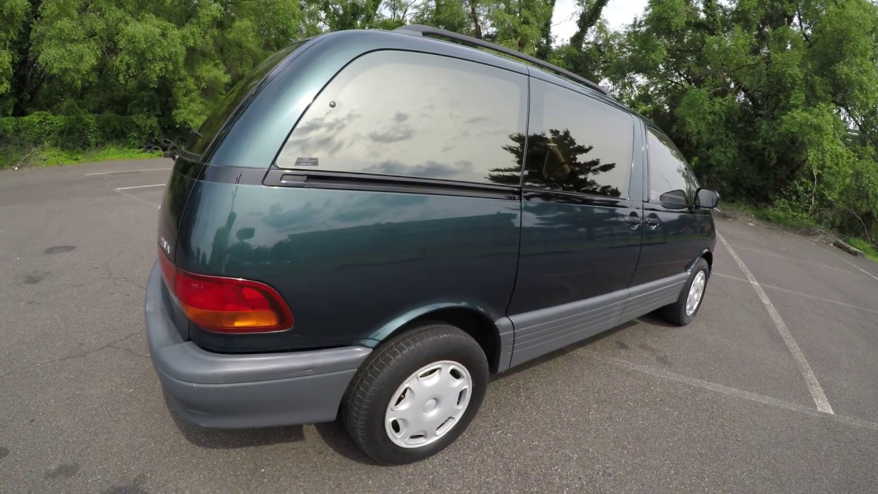 Обзор Toyota Previa SC Supercharged 1995 года в формате 4K. Виртуальный тест-драйв и осмотр автом...