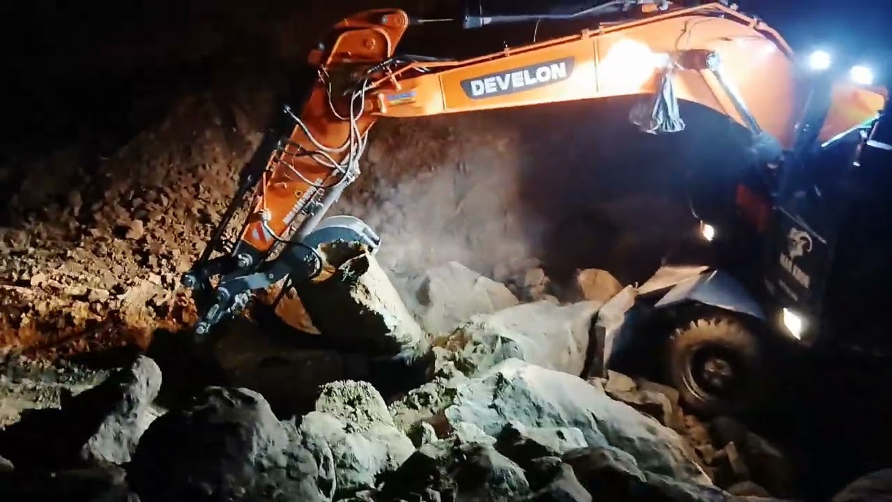 The Most Unbelievable Rock Breaker #exacavator #viral #vedio
