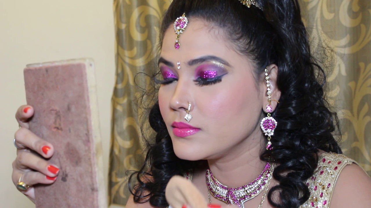 Bhojpuri Item Girl seema singh  mekup room masti uncutt scene,आइटम ग र्ल सीमा सिंह मेकअप रूम में
