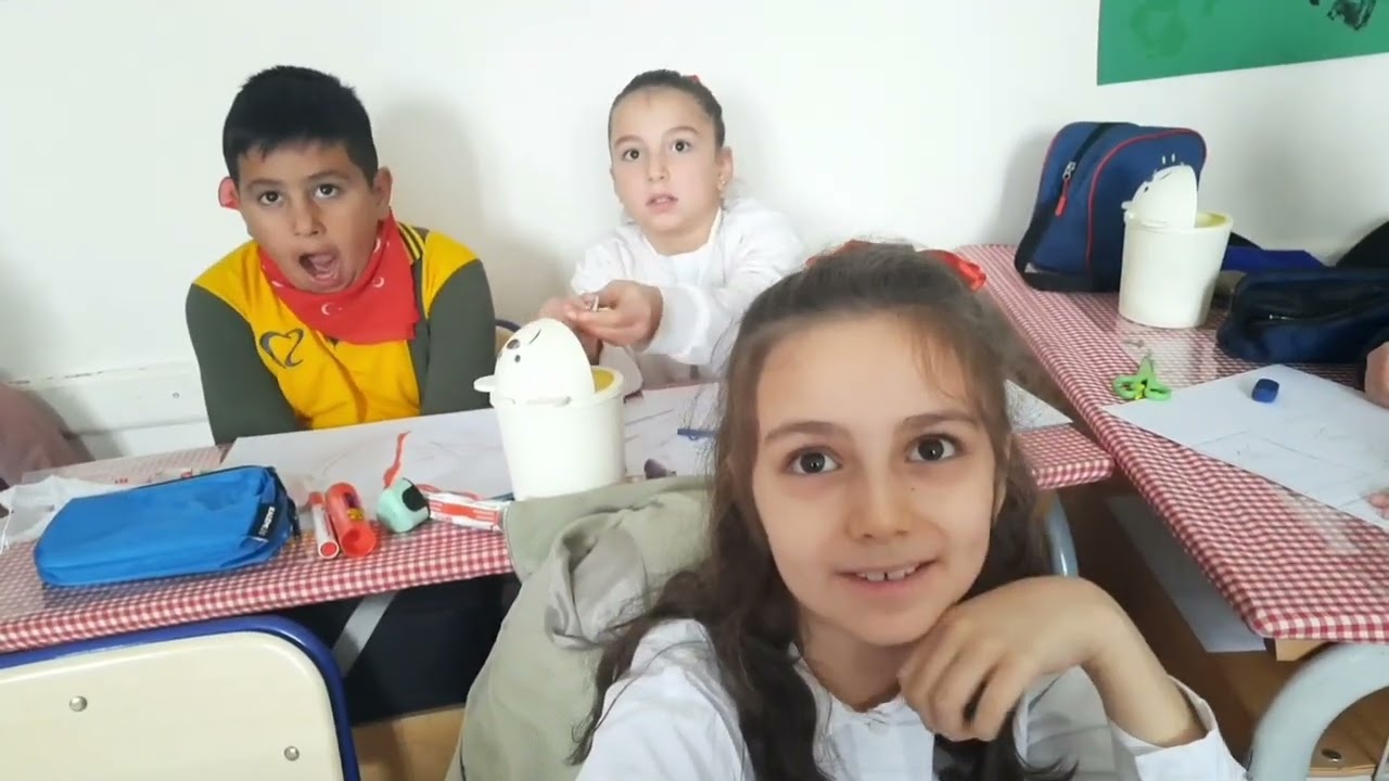Türk bayrağı; al rengi, ay ve yıldızıyla bağımsızlığımızın sembolüdür. 🇹🇷