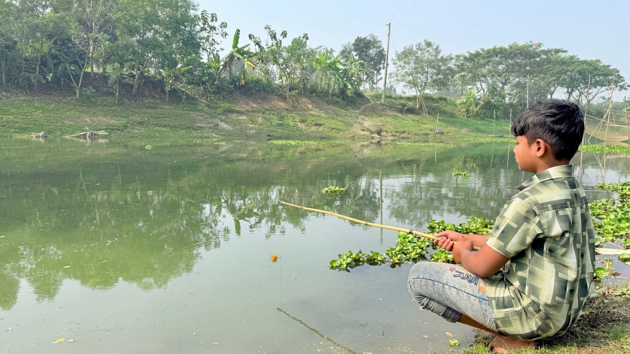 Unbelievable Fishing Video || Expert Boys Hunting Fish With Hook By River || #fishing #fish 