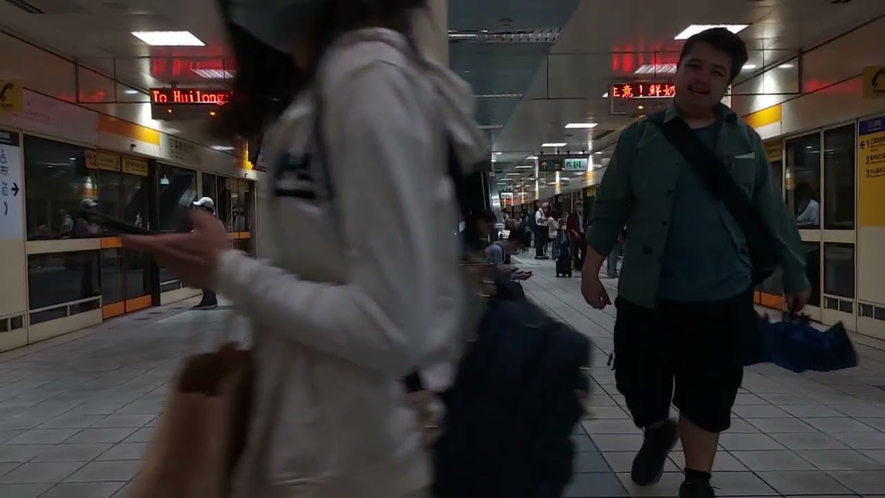 台北捷運 中和新蘆線 菜寮站 下班尖峰時刻人潮 [O14]