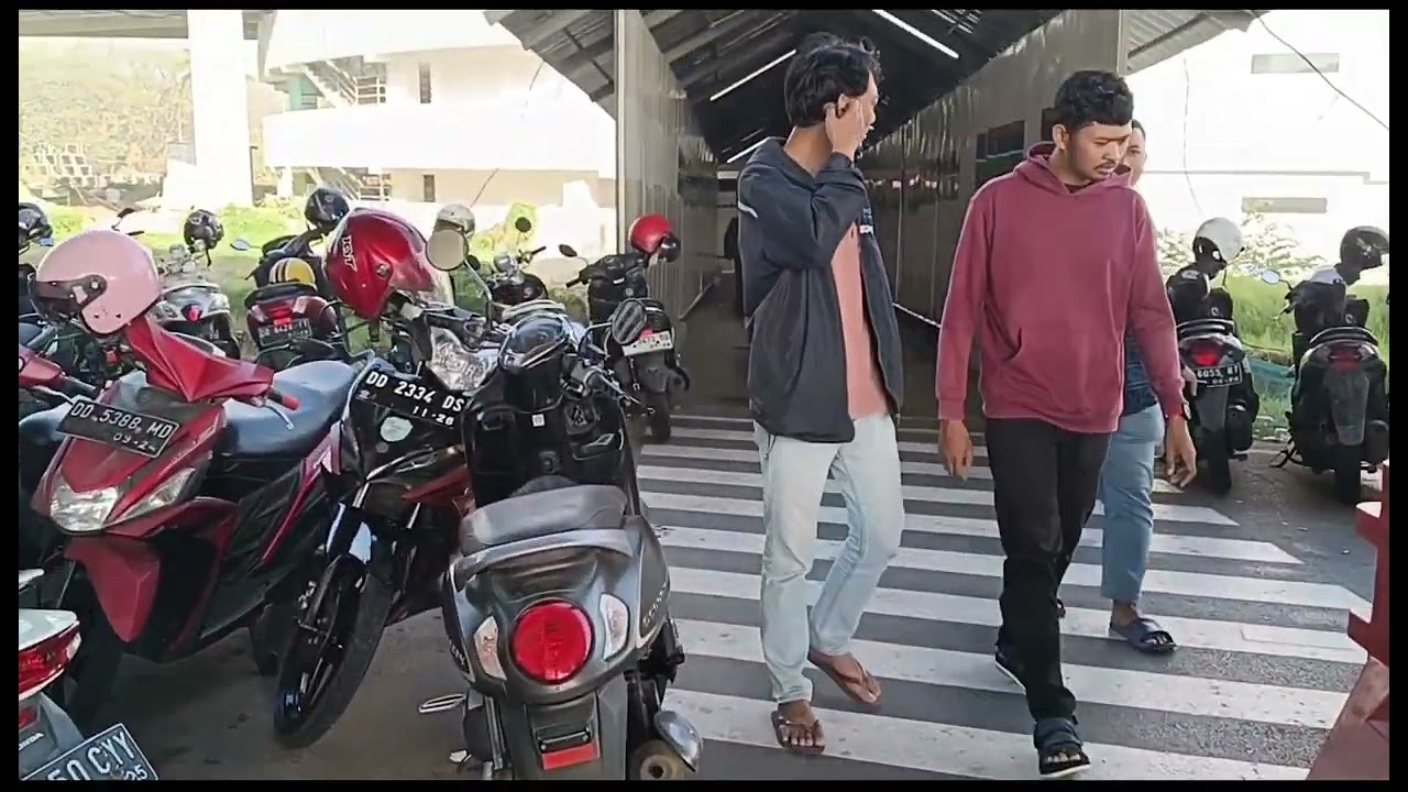 ke bandara sultan hasanuddin dengan motor, harus lewat lorong misterius.