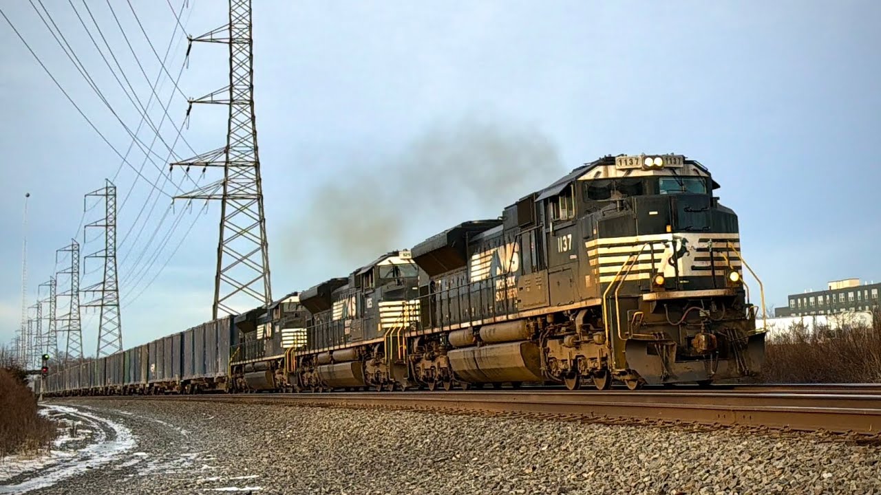 A Cold Winter Day In Bound Brook, NJ Along Conrail's Lehigh Line!! Featuring EMD Leaders And More!!
