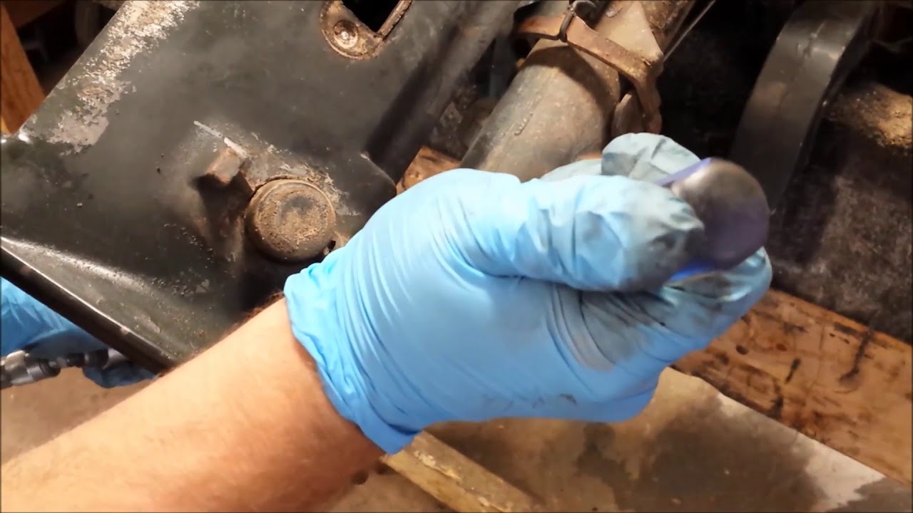 1971 Johnson 25 HP Outboard; Removing Powerhead