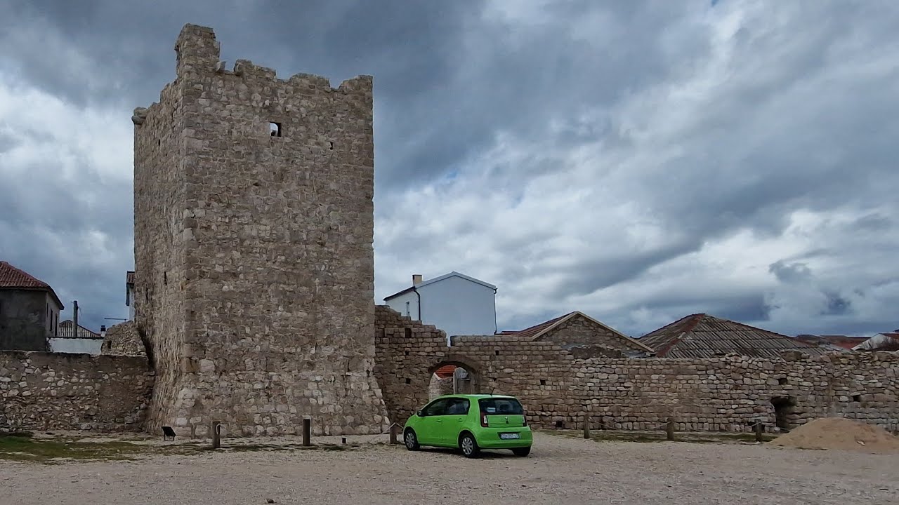 Ražanac prelijepo malo mjesto s pogledom na Velebit