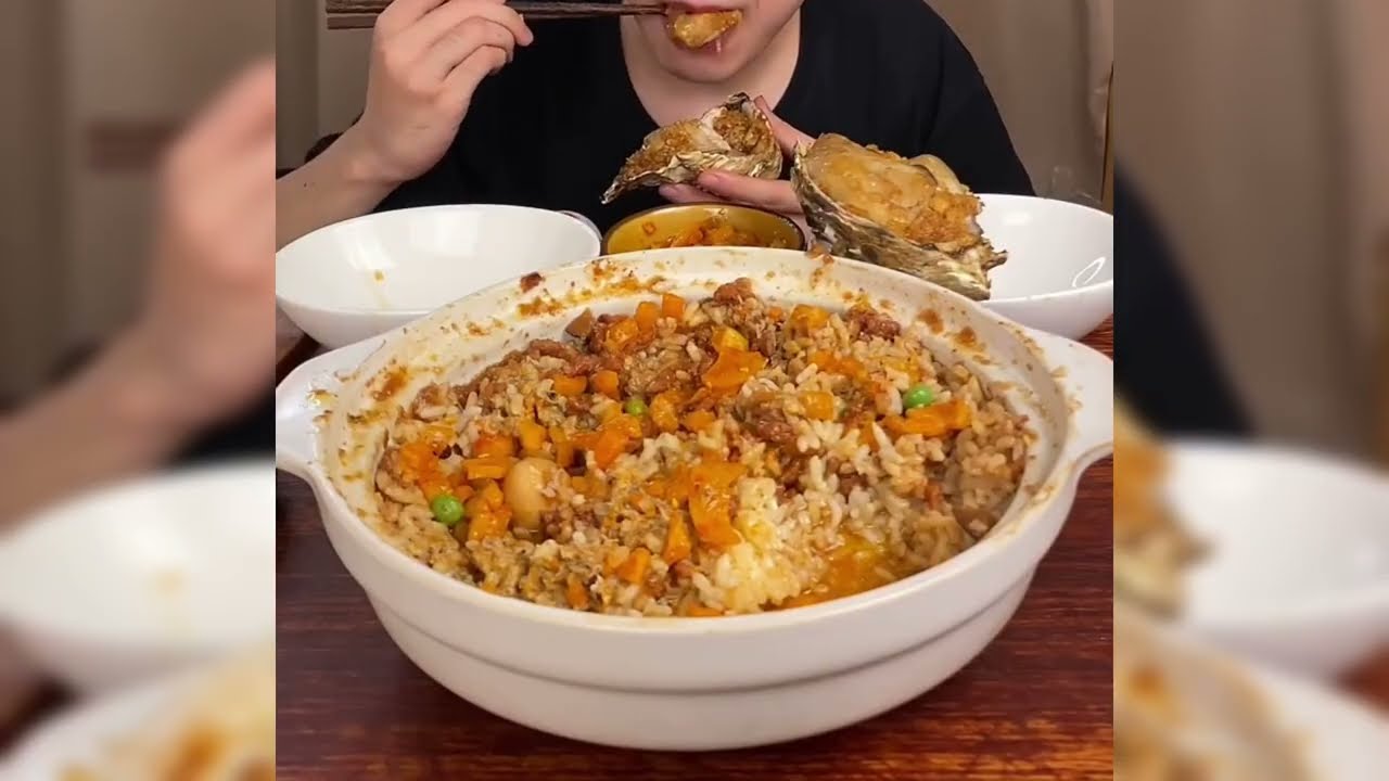 MUKBANG ASMR | 🦀 Braised pork rice topped with crab roe meets grilled double-headed oysters!
