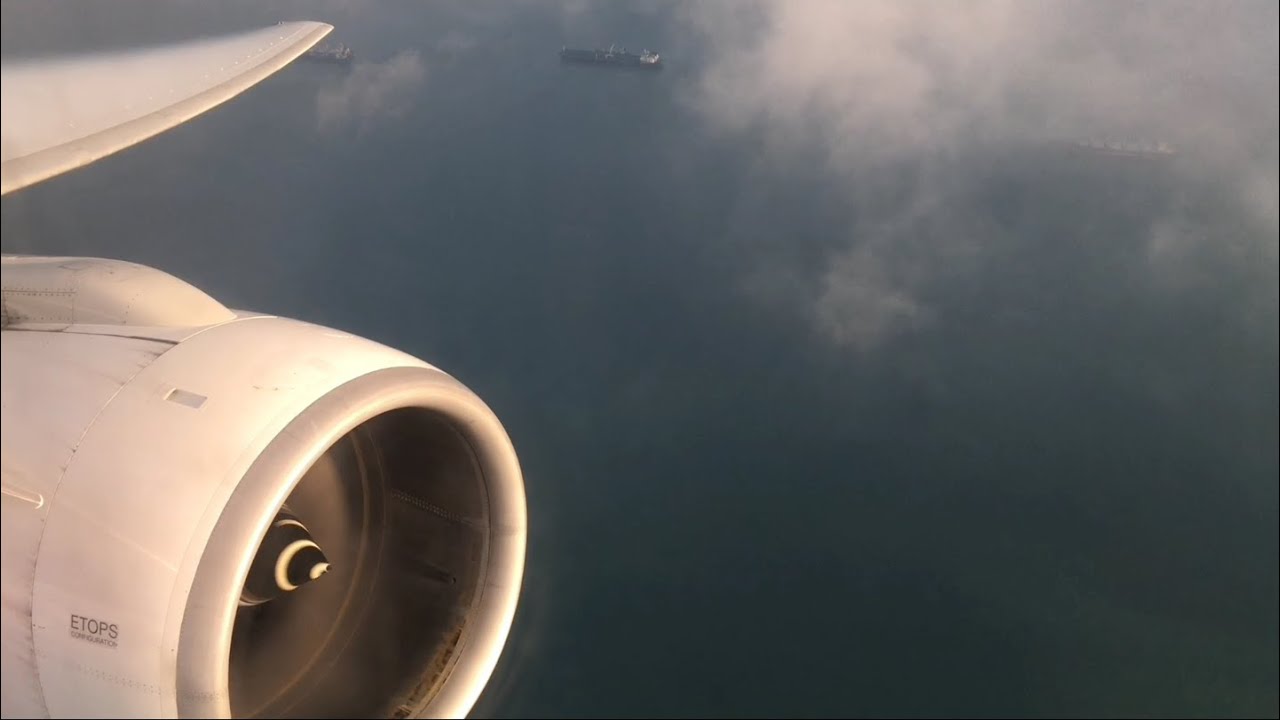 Thai Airways Boeing 777-200: Rolls Royce Trent 800 engine sound during Takeoff from Singapore Changi