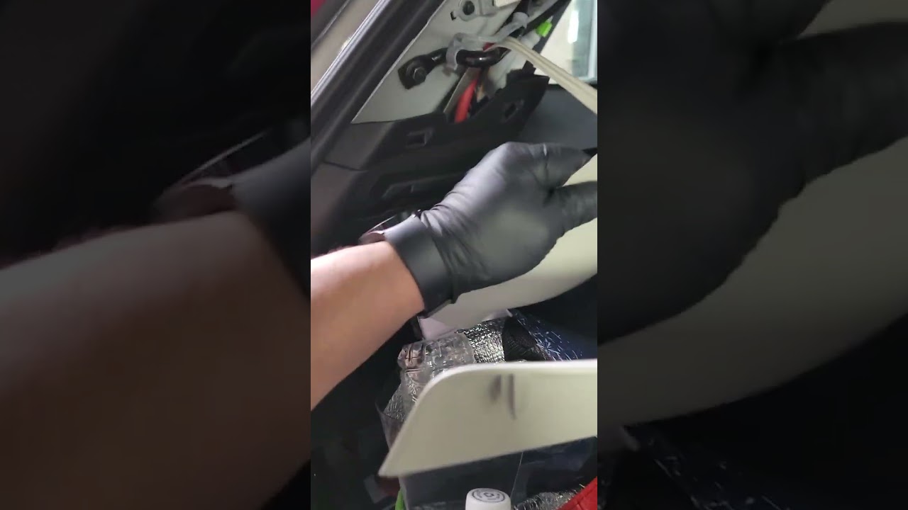 Removing Tail Light From 2022 Volvo XC90