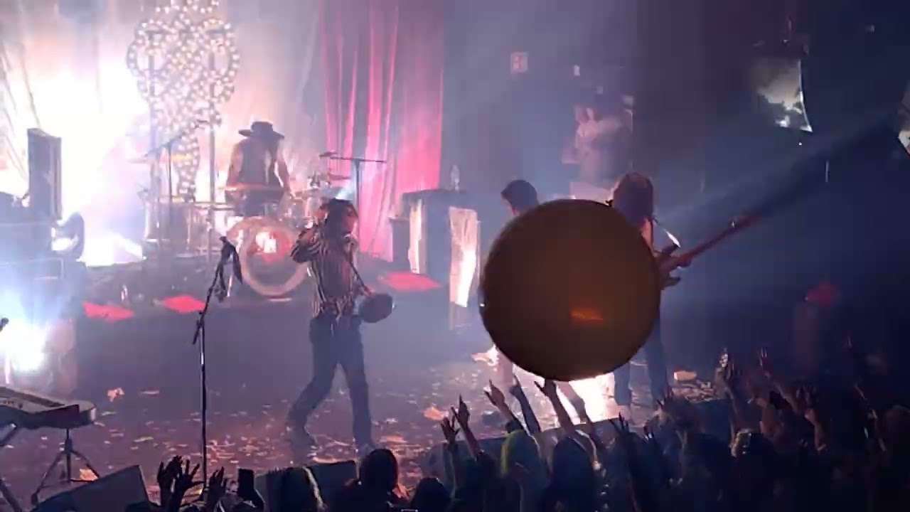 Palaye Royale 