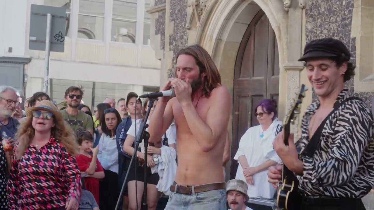 The Gulls - Revolution with Romain Axisa and Gorran Kendall (Live Busking)