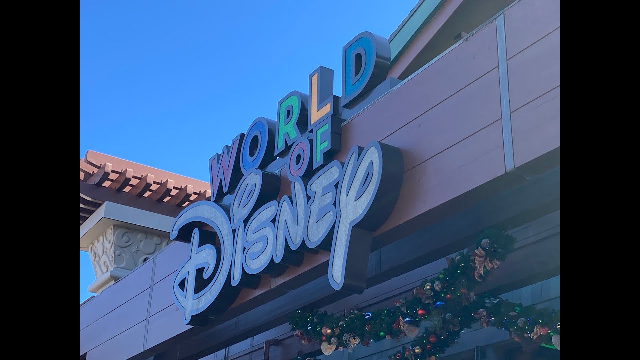 Christmas at Disney Springs and Disney Wilderness Lodge | Travel Vlog