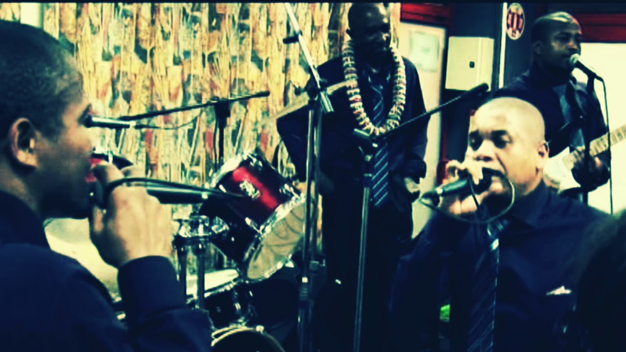 Assmin Band M'baY&eacute;&eacute; oO ohO (Audi)