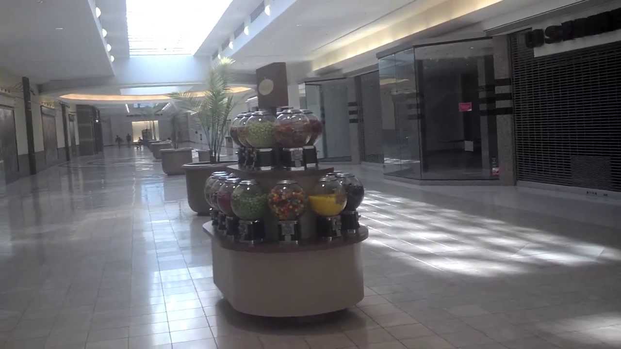 parma mall ohio, short empty walkthrough  a few months before being torn down