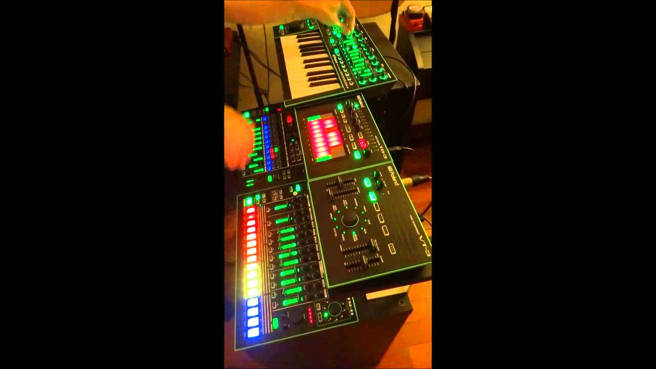 Live Improv Techno Jam (ROLAND AIRA TR-8, MX-1, SYSTEM-1)