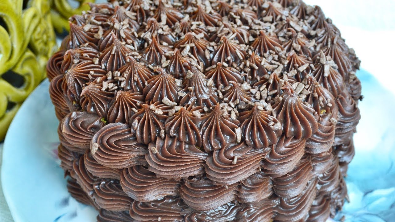 Receita de Bolo de cenoura com cobertura de brigadeiro - Mallu Hessel