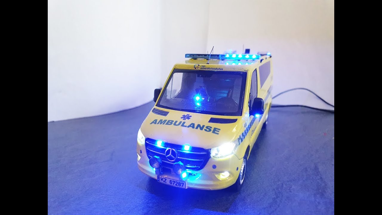 Norwegian ambulance Mercedes Sprinter 1/43 scal with working lights and siren.