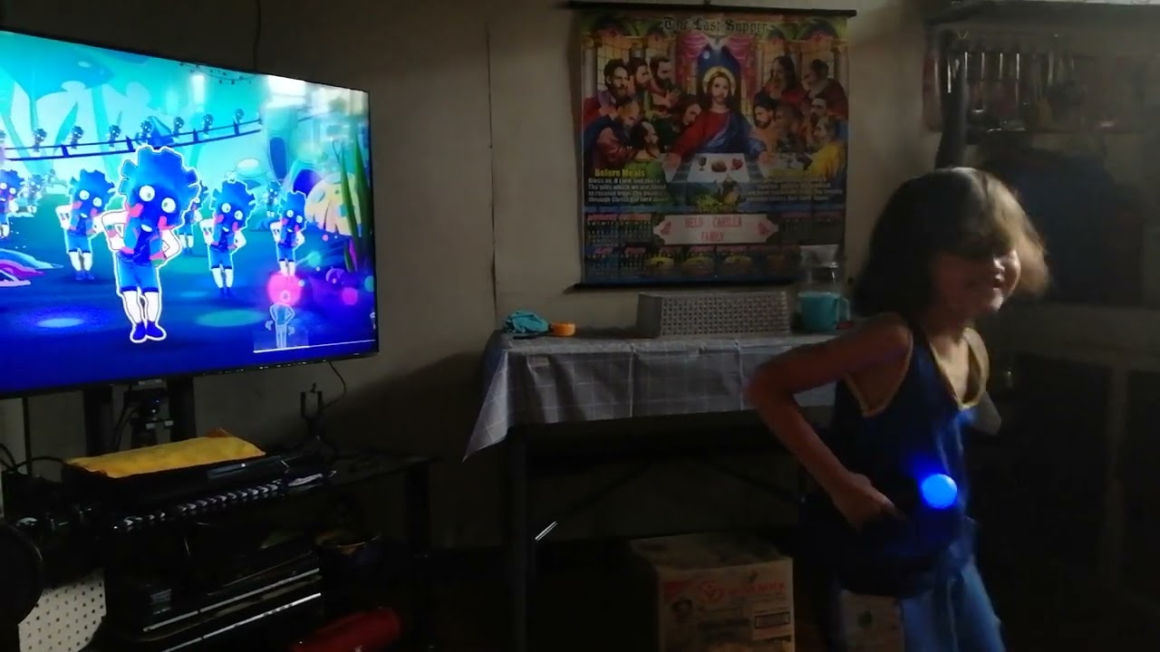 matt jairuz playing ps3 move just dance