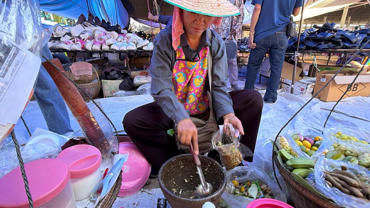 มาเลาะมาเดินตลาดนัดอำเภอเสลภูมิกับทีมงานค่ะ