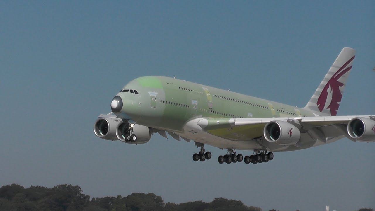 First Flight Qatar Airways Airbus A380 landing Hamburg Finkenwerder