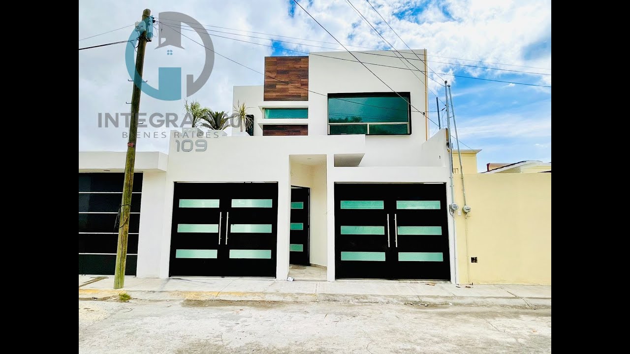 Casa en venta en Pachuca $2,090,000.00 cochera para 2 autos, recámara en PB, frente a parque