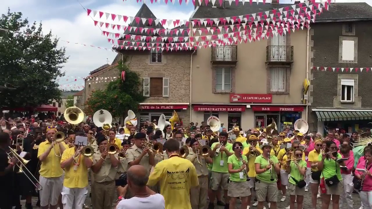 L'encantada - 150 musiciens !!