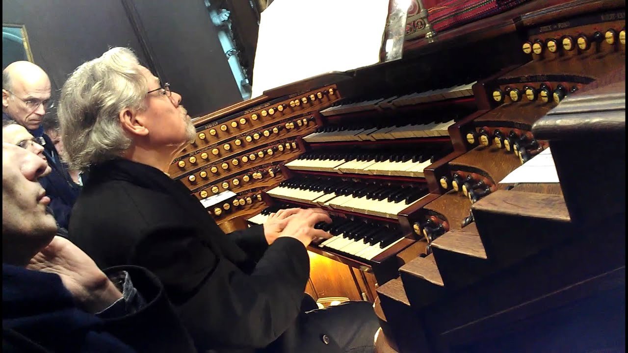 Grand organ at St Sulpice church in Paris