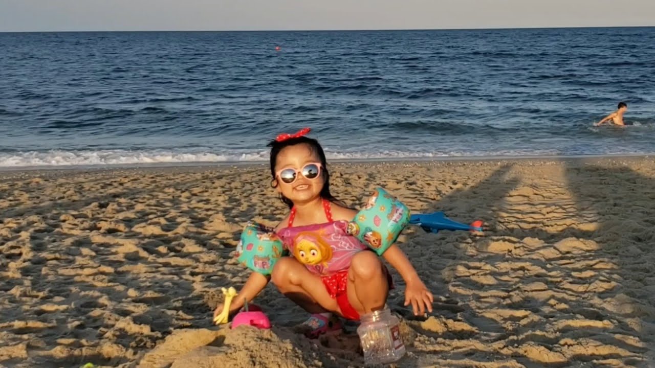 Playing with sand on the beach Fun day on the beach Baby songs, Kids songs, Nursery rhymes