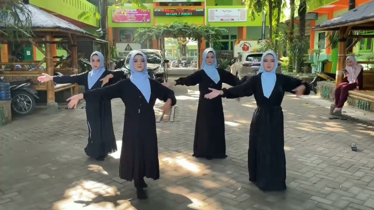 TARIAN TABASSAM versi Sanggar Tari MTsN 7 Kediri