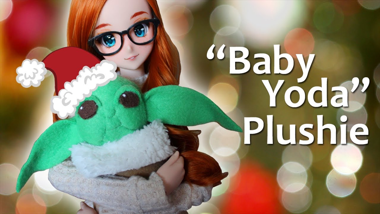 Making a “Baby Yoda” Mini Plushie from The Mandalorian!  + Free Pattern Download