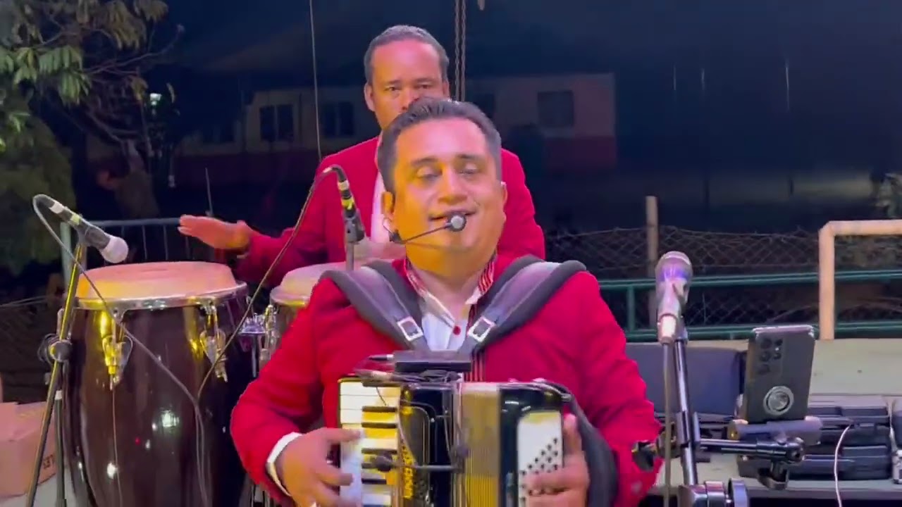 Los Cumbieros Del Sur./ Fiesta patronal, Santa Cruz Zenzontepec Sola de Vega, Oaxaca.