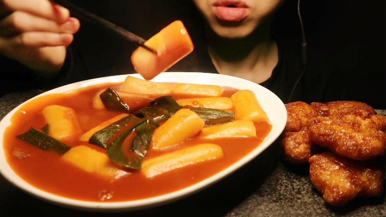 SPICY TTEOKBOKKI & SOY GARLIC CHICKEN ASMR  떡볶이 간장마늘 순살치킨
