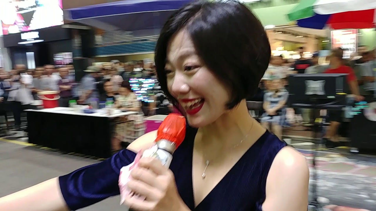旺角羅文 17/10/14(21：26) 優秀歌手龙婷：愛像一首歌+東山漂雨西山情+我怎能離開你。