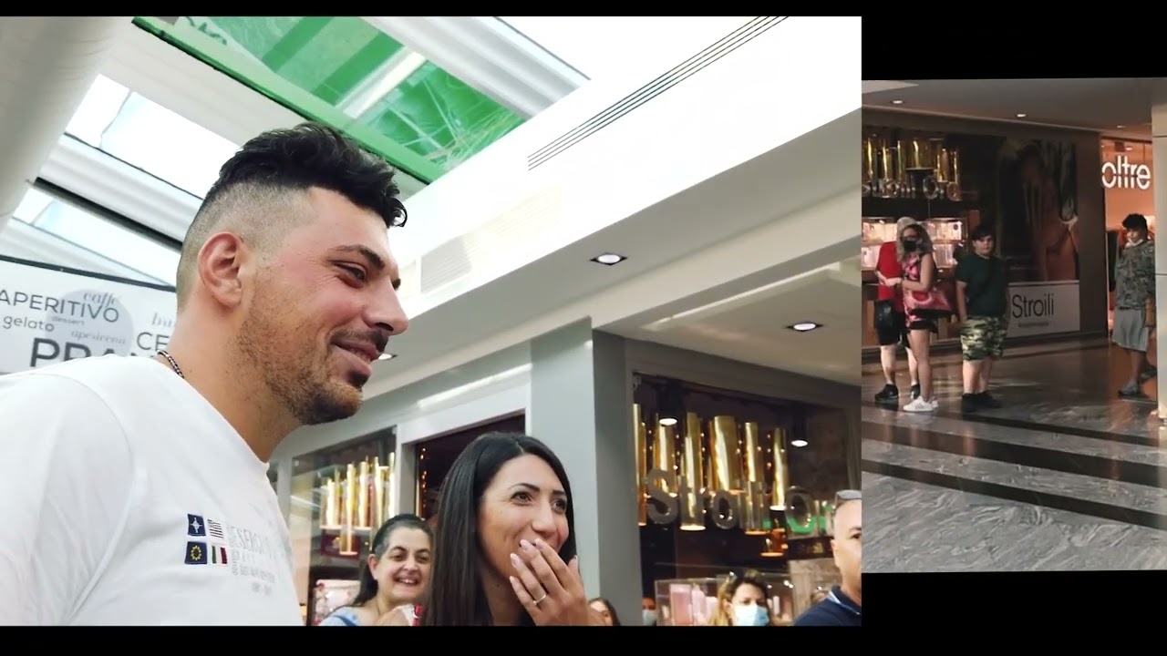 Flah Mob: Proposta di Matrimonio . Centro commerciale Metropolis