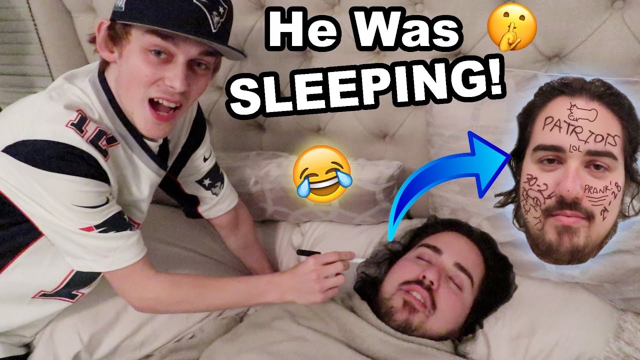 МАЛЕНЬКАЯ ПОДРУЖКА НАД ТИТО!! (Он этого заслужил!)