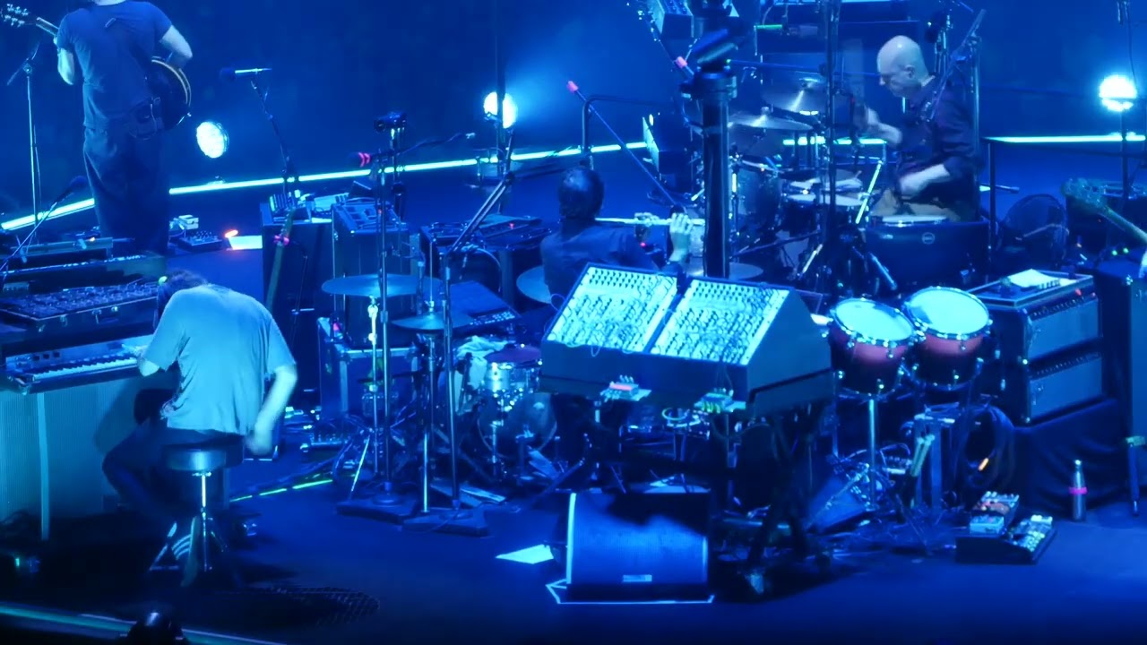 Radiohead - Talk show Host (Tour debut) live @ Unipol Arena Bologna - 17-11-2025