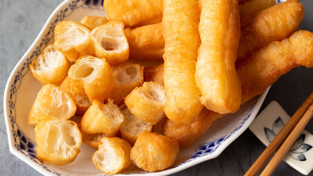 Fried Dough Sticks (Quẩy / Youtiao)