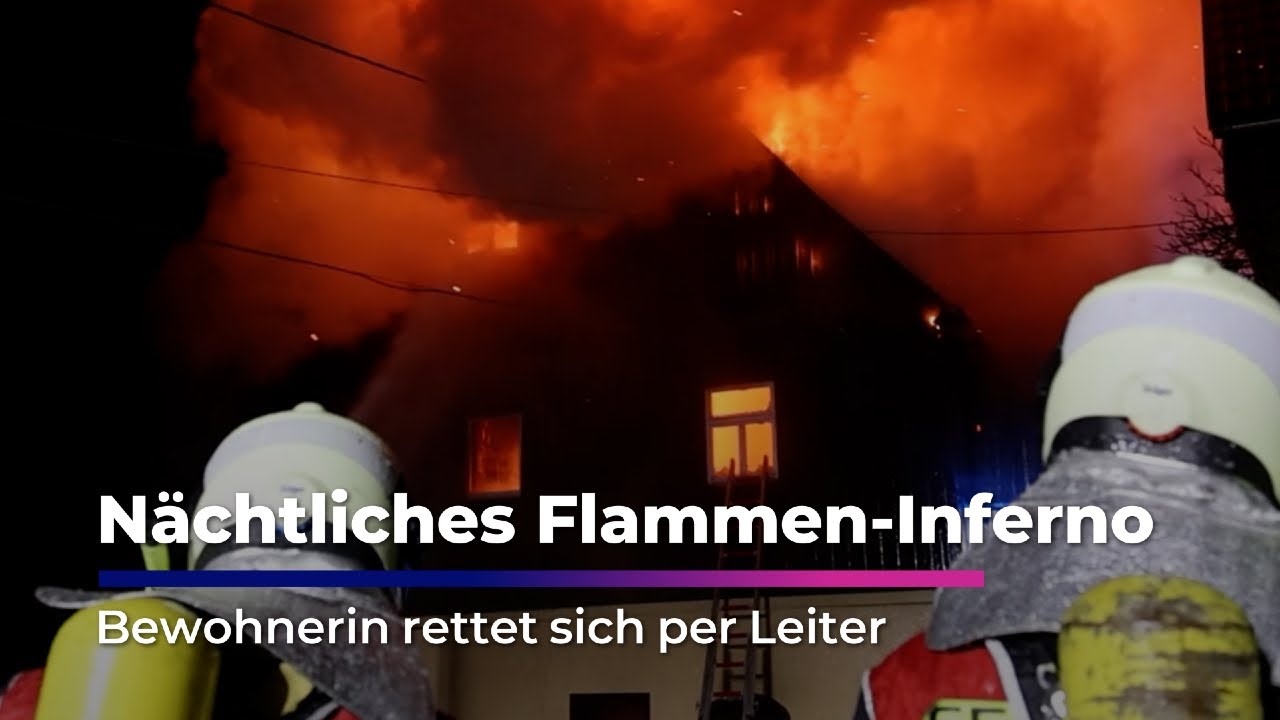 Nächtliches Flammen-Inferno: Bewohnerin rettet sich per Leiter