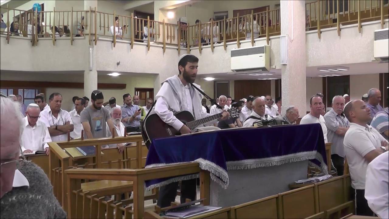 תפילת ערב יום העצמאות במשואות יצחק תשע